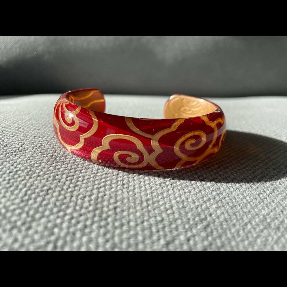 Resin Cuff Bracelet / Asian Cloud Pattern